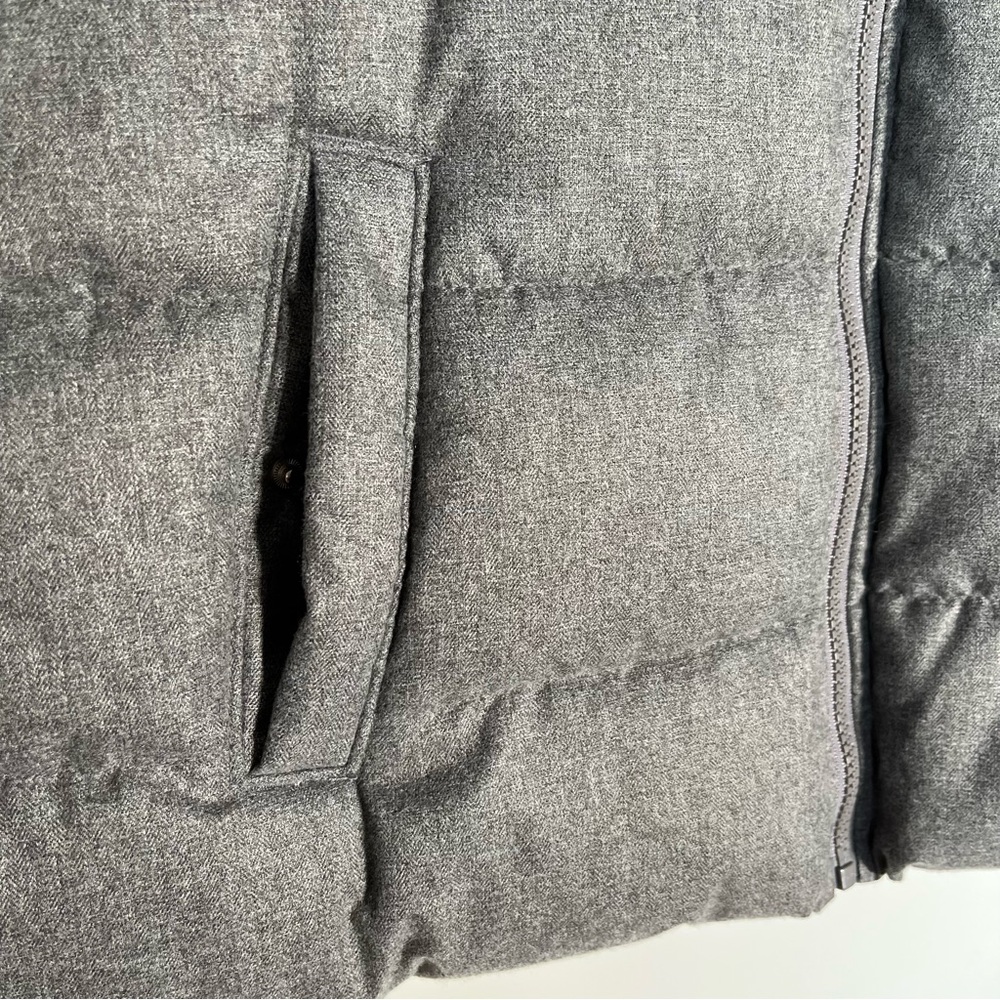 Old Navy Gray Quilted Puffer Vest Zip Up Jacket Women’s Small - Picture 3 of 6